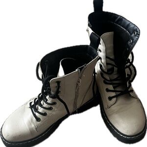 Chic White Lace-Up Ankle Boots